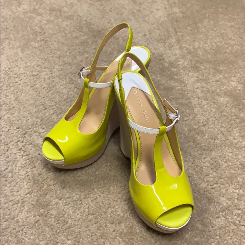 NWOT Gorgeous Gianni Bini